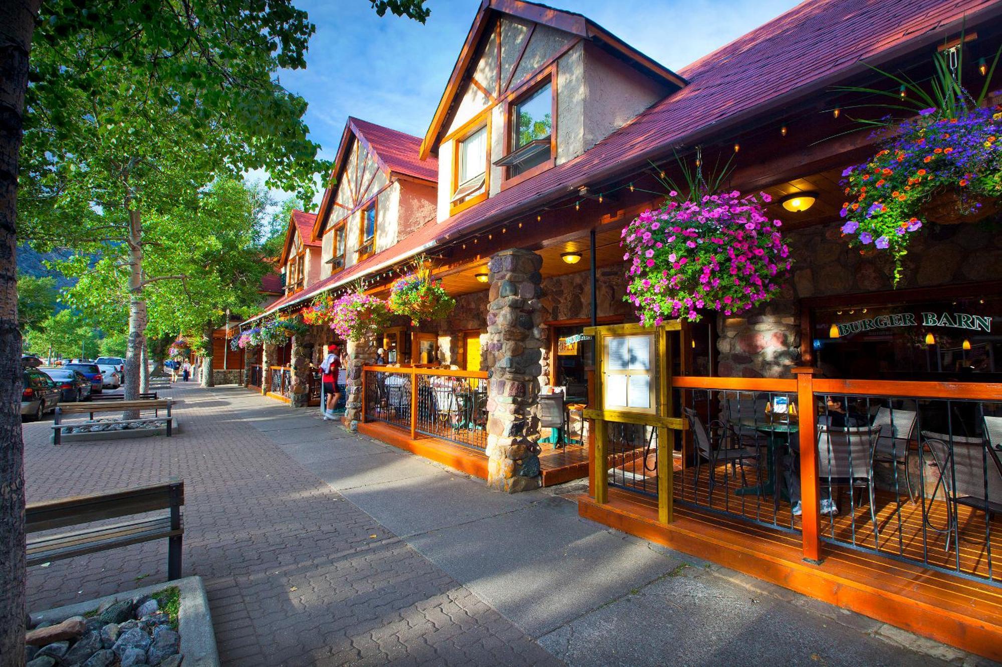 Bayshore Inn & Spa Waterton Park Exteriér fotografie