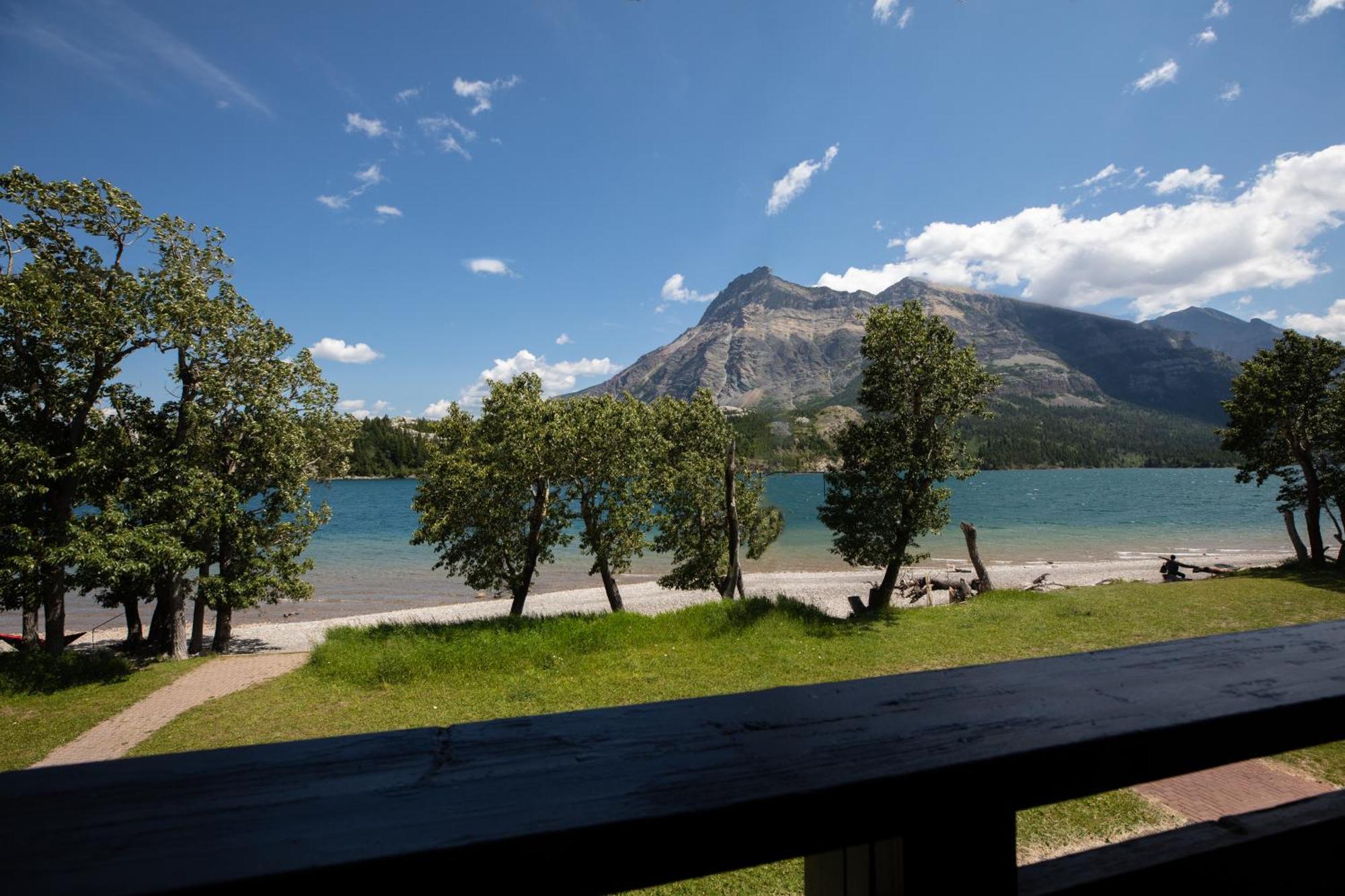 Bayshore Inn & Spa Waterton Park Exteriér fotografie